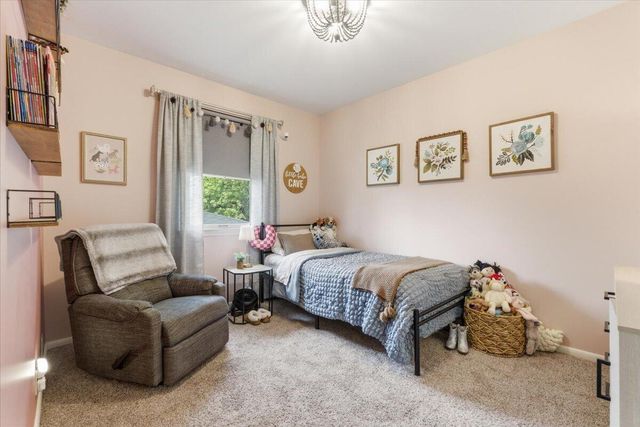 20 SPENCER Circle, Council Bluffs, IA 51503