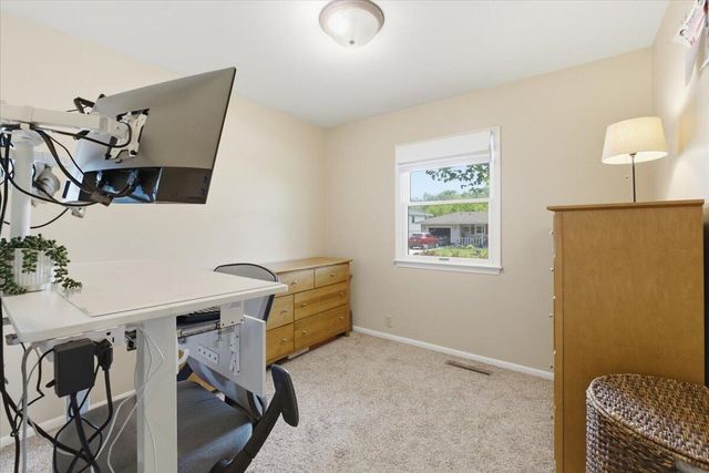 20 SPENCER Circle, Council Bluffs, IA 51503