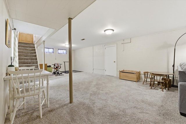 20 SPENCER Circle, Council Bluffs, IA 51503