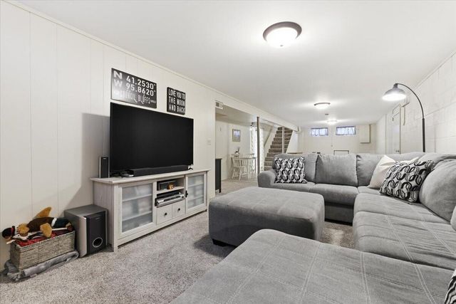20 SPENCER Circle, Council Bluffs, IA 51503