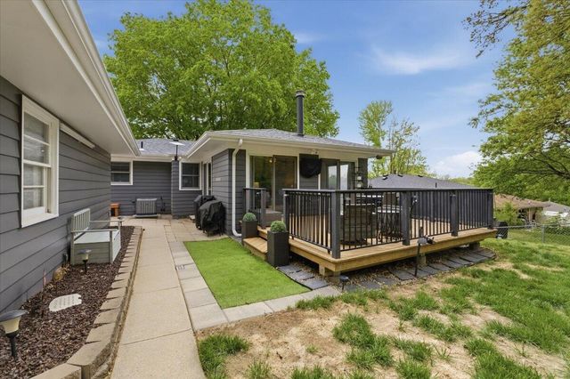 20 SPENCER Circle, Council Bluffs, IA 51503
