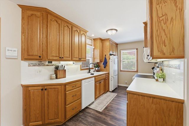 20 SPENCER Circle, Council Bluffs, IA 51503