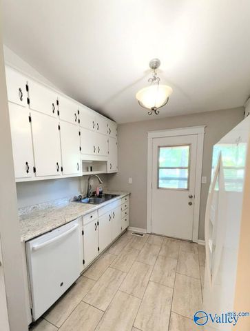 310 Cumberland Drive SE, Huntsville, AL 35803