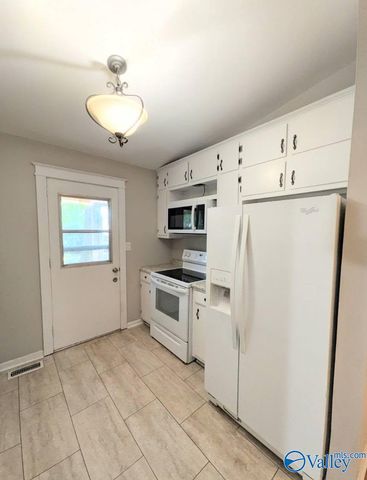 310 Cumberland Drive SE, Huntsville, AL 35803