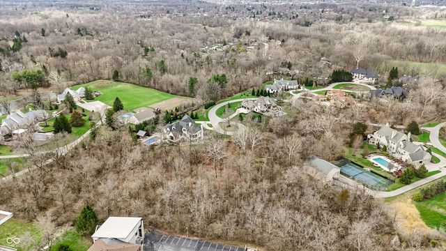 1 Woodard Bluff, Zionsville, IN 46077