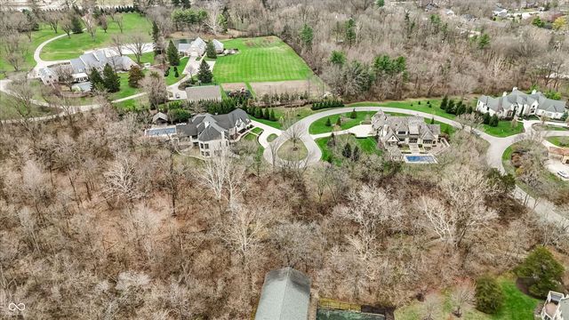 1 Woodard Bluff, Zionsville, IN 46077
