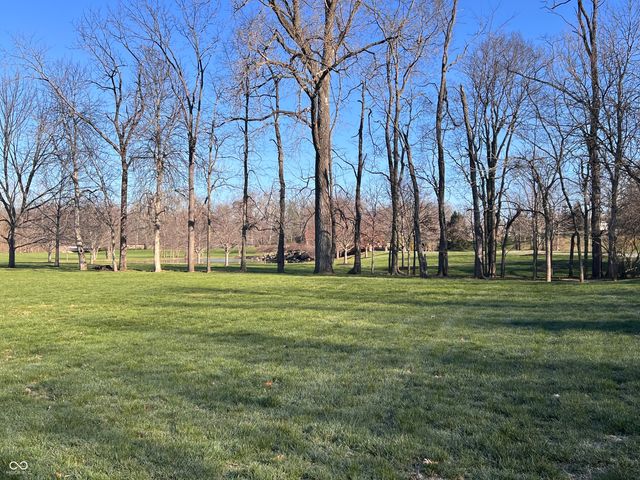 1 Woodard Bluff, Zionsville, IN 46077