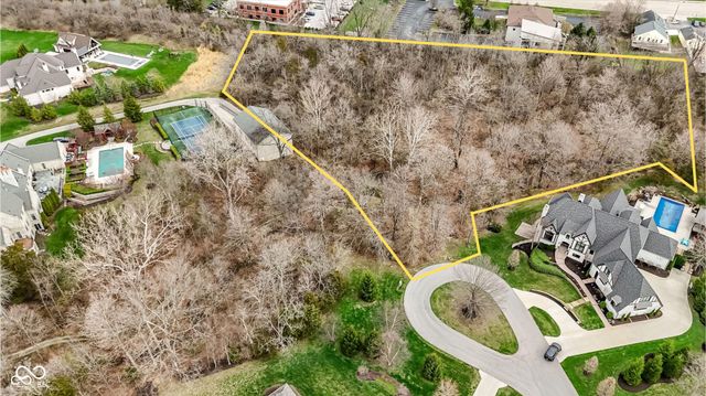 1 Woodard Bluff, Zionsville, IN 46077