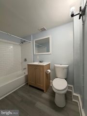 671 LONG LN #B, Upper Darby, PA 19082