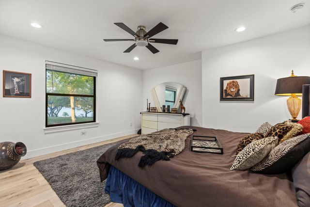 23535 Lakeside DR, Marble Falls, TX 78654