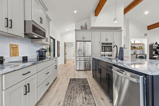 23535 Lakeside DR, Marble Falls, TX 78654