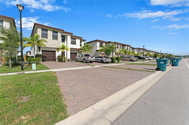25176 SW 107th Avenue, Homestead, FL 33032