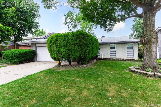 1454 Pine Valley Boulevard, Ann Arbor, MI 48104