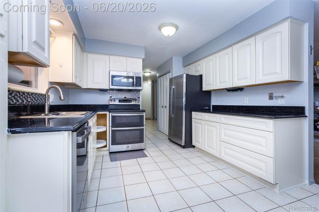 1454 Pine Valley Boulevard, Ann Arbor, MI 48104