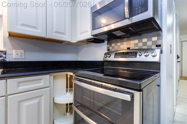 1454 Pine Valley Boulevard, Ann Arbor, MI 48104