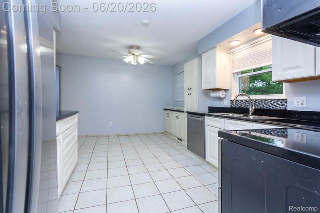 1454 Pine Valley Boulevard, Ann Arbor, MI 48104