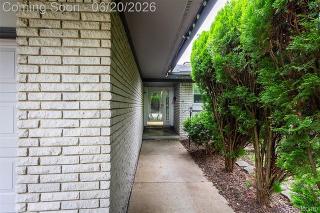 1454 Pine Valley Boulevard, Ann Arbor, MI 48104