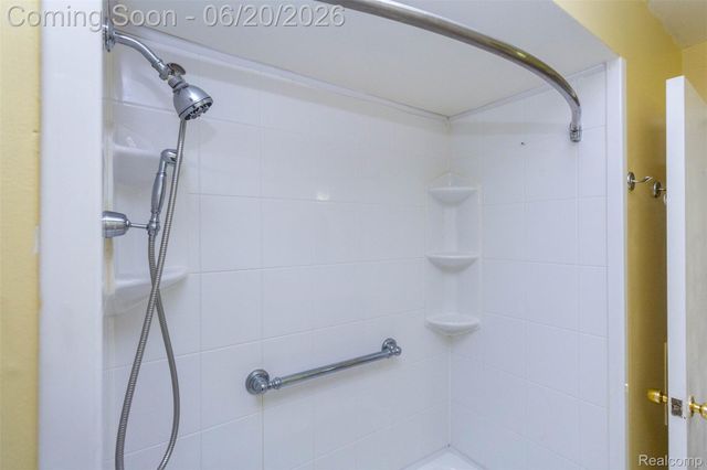 1454 Pine Valley Boulevard, Ann Arbor, MI 48104