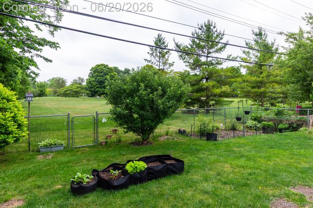 1454 Pine Valley Boulevard, Ann Arbor, MI 48104