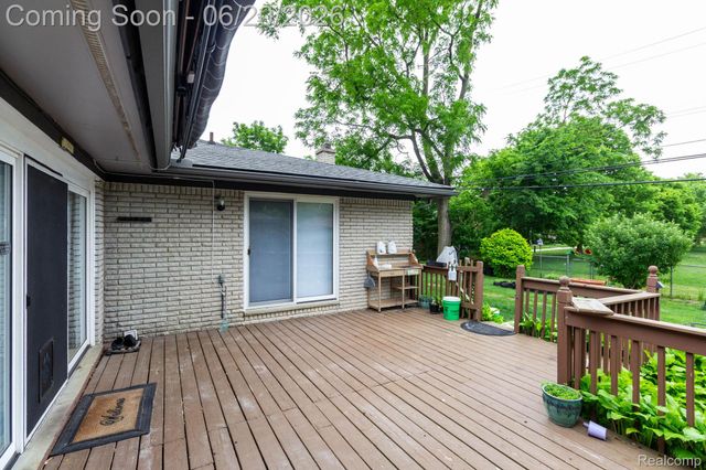 1454 Pine Valley Boulevard, Ann Arbor, MI 48104