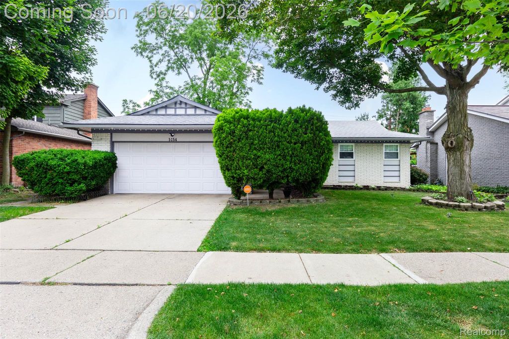 1454 Pine Valley Boulevard, Ann Arbor, MI 48104