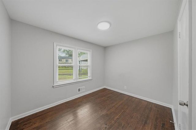 10001 Bellaire Avenue, Kansas City, MO 64134