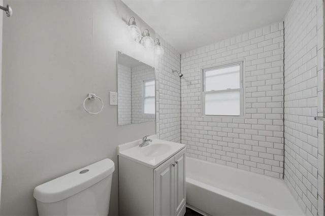 10001 Bellaire Avenue, Kansas City, MO 64134