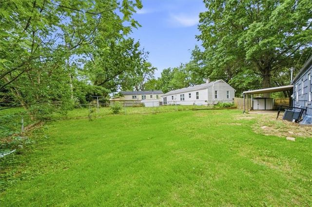 10001 Bellaire Avenue, Kansas City, MO 64134