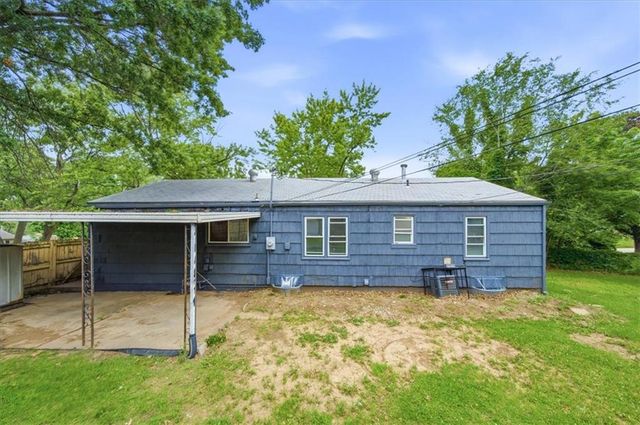 10001 Bellaire Avenue, Kansas City, MO 64134
