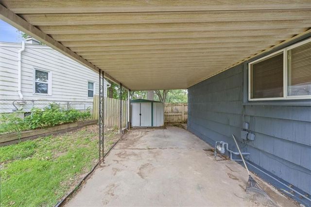 10001 Bellaire Avenue, Kansas City, MO 64134