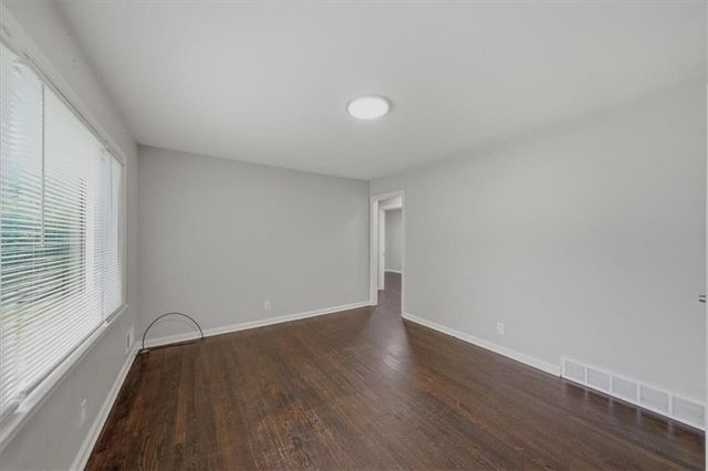 10001 Bellaire Avenue, Kansas City, MO 64134