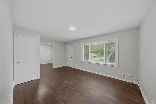 10001 Bellaire Avenue, Kansas City, MO 64134
