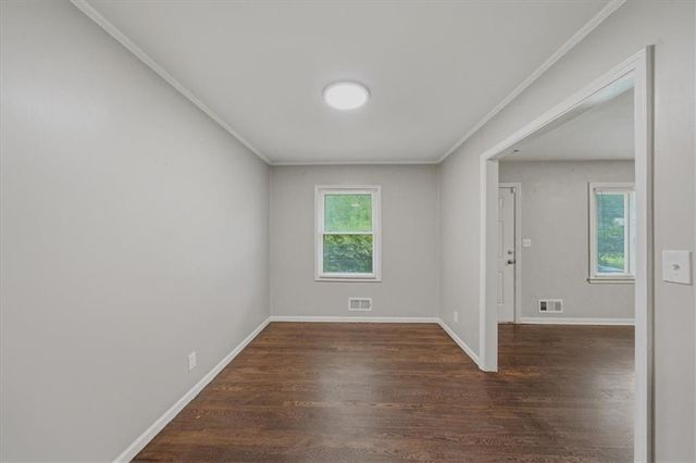 10001 Bellaire Avenue, Kansas City, MO 64134