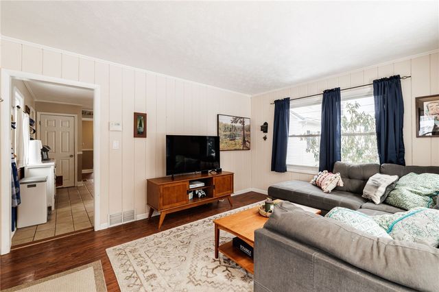 133 Stonecliff Drive, Greece, NY 14616