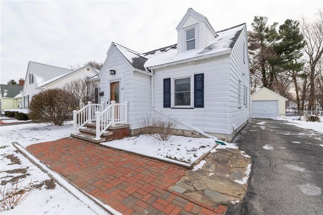 133 Stonecliff Drive, Greece, NY 14616