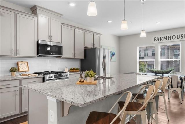 324 Commons Avenue, Woodstock, GA 30188