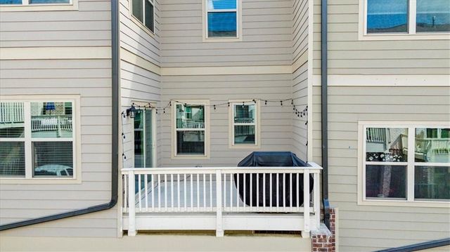 324 Commons Avenue, Woodstock, GA 30188