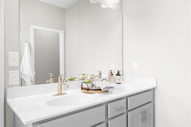 324 Commons Avenue, Woodstock, GA 30188