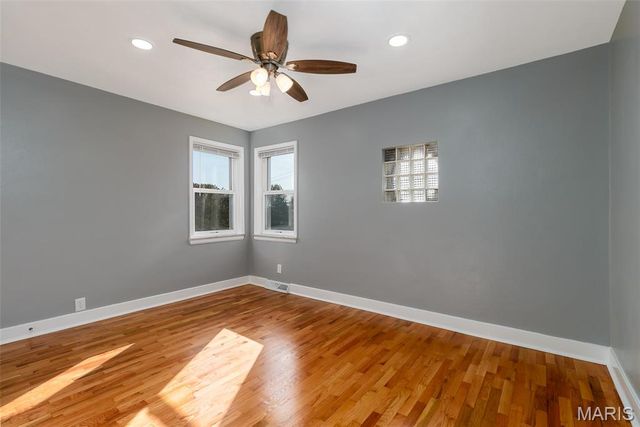 1542 Grant Road, St Louis, MO 63119