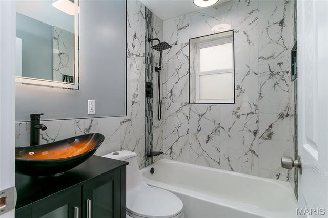 1542 Grant Road, St Louis, MO 63119