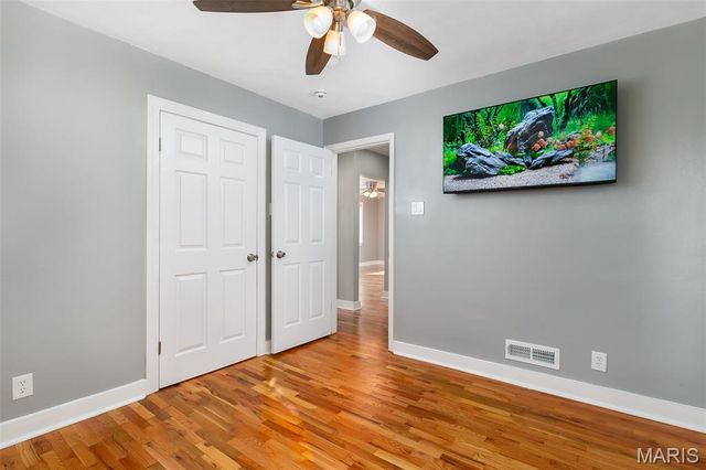 1542 Grant Road, St Louis, MO 63119