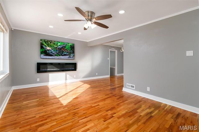 1542 Grant Road, St Louis, MO 63119