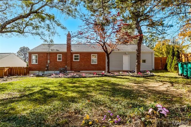 1542 Grant Road, St Louis, MO 63119