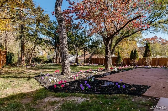 1542 Grant Road, St Louis, MO 63119