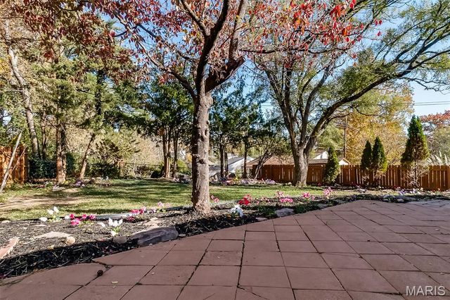 1542 Grant Road, St Louis, MO 63119