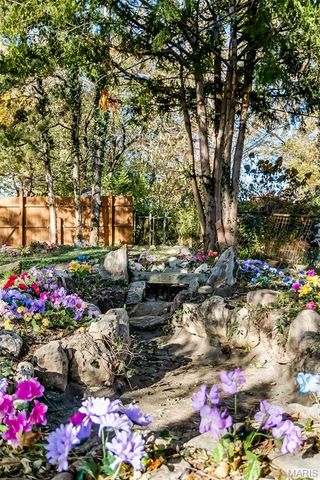 1542 Grant Road, St Louis, MO 63119