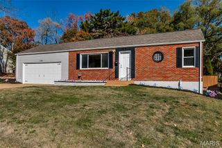 1542 Grant Road, St Louis, MO 63119