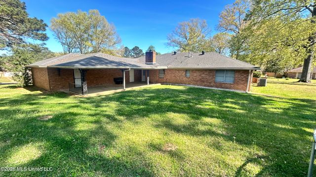 1628 Fairwood Drive, Jackson, MS 39213