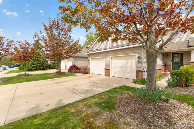 24 Millstone Drive, Waterford Charter Township, MI 48328