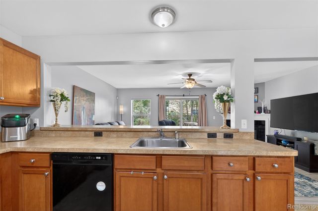 24 Millstone Drive, Waterford Charter Township, MI 48328